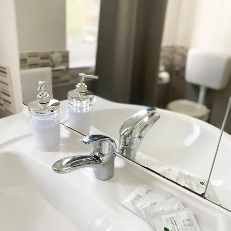 Easyrooms One Guest house