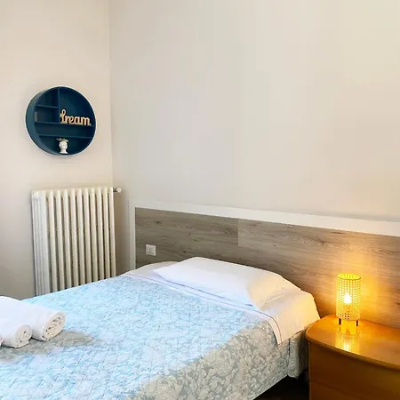 Easyrooms One Vendégház