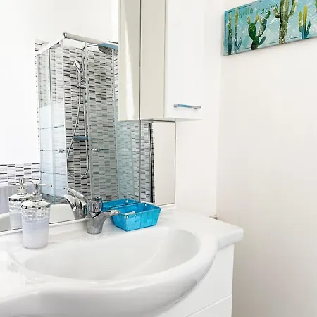 Easyrooms One Guest house *