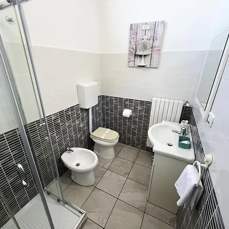 Easyrooms One Guest house *