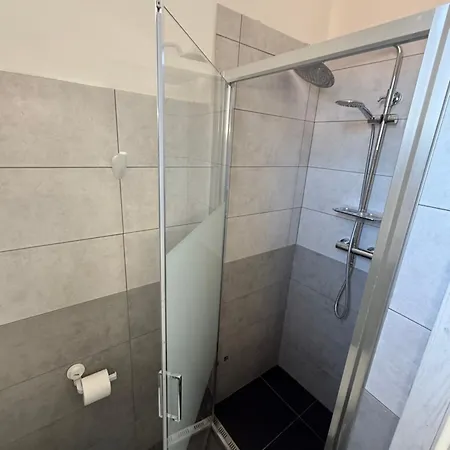 Easyrooms One Penzion Parma