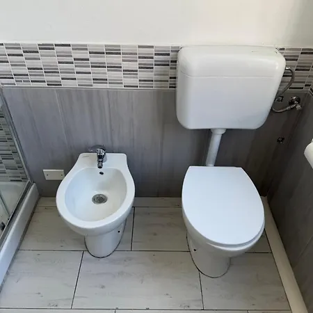 Easyrooms One * Parma