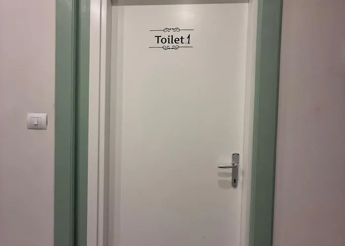 Easyrooms One Maison d'hôtes 3*