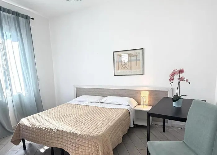 Easyrooms One Guest house 3*